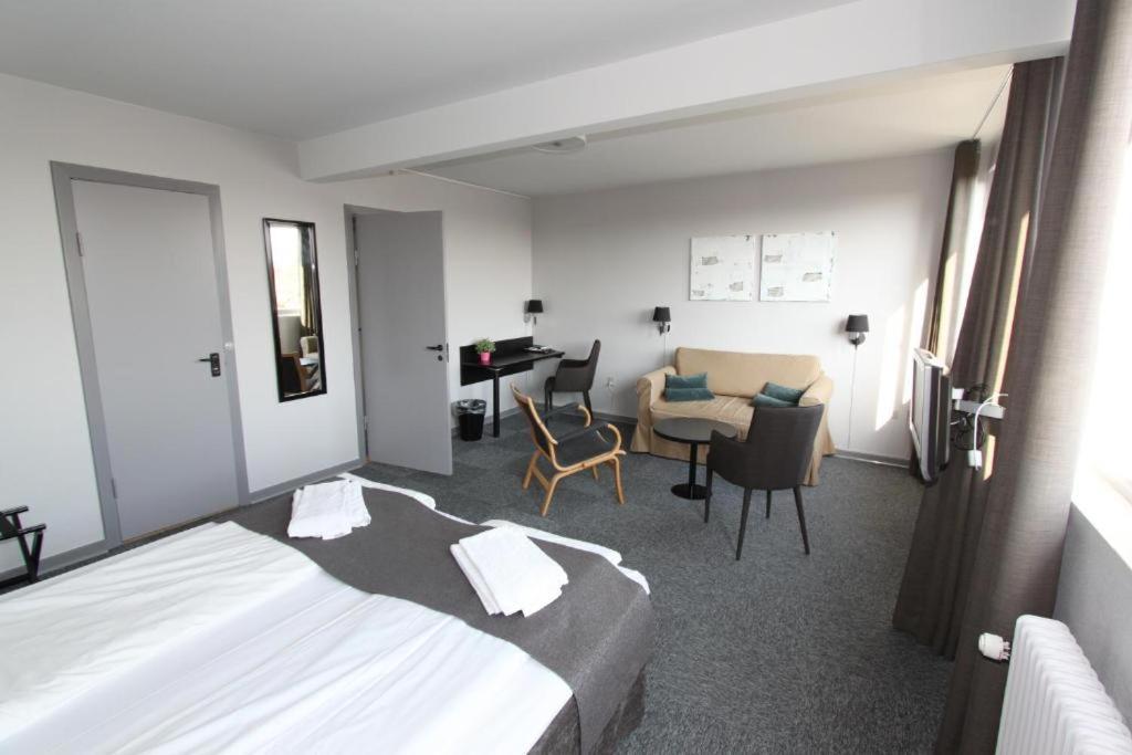Banegaardshotellet Vojens ภายนอก รูปภาพ